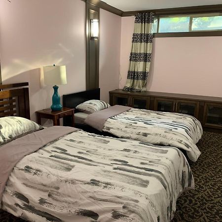 Spacious Burnaby Guest Home Екстериор снимка